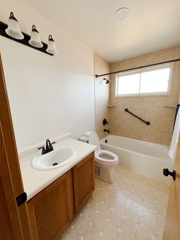Top Bathroom Remodeling Companies in Tarzana, CA